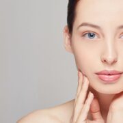 Effetto lifting naturale senza bisturi con la biostimolazione rigenerativa